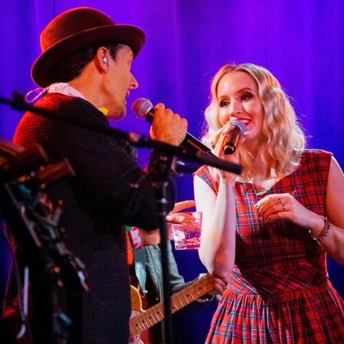 Jason and Ingrid Michaelson singing on Today Show